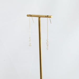 Sazare pearl chain drop earrings