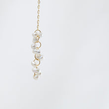 Load image into Gallery viewer, Sazare pearl chain drop earrings
