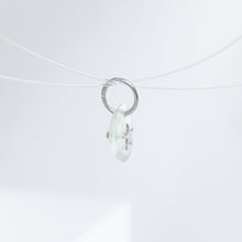 Load image into Gallery viewer, Starfish prehnite pendant
