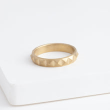 Load image into Gallery viewer, Studs yellow gold ring with diamond
