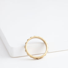 Load image into Gallery viewer, Studs yellow gold ring
