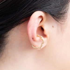 Crest lotus ear cuff with diamonds