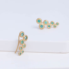 Load image into Gallery viewer, Puff medium gradation emerald climber earring
