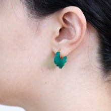 Load image into Gallery viewer, Crest green agate Damask earrings
