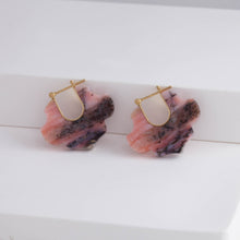 Load image into Gallery viewer, Crest pink opal damask earrings B – limited edition
