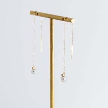 Baby Akoya pearl single pearl diamond drop earrings - Kolekto 