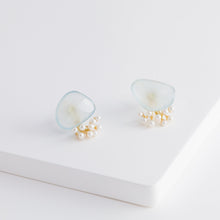 Load image into Gallery viewer, Fairy aquamarine and pearl earrings - Kolekto 
