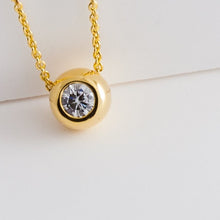 Load image into Gallery viewer, Sphere light spot necklace (XL sphere) - Kolekto 
